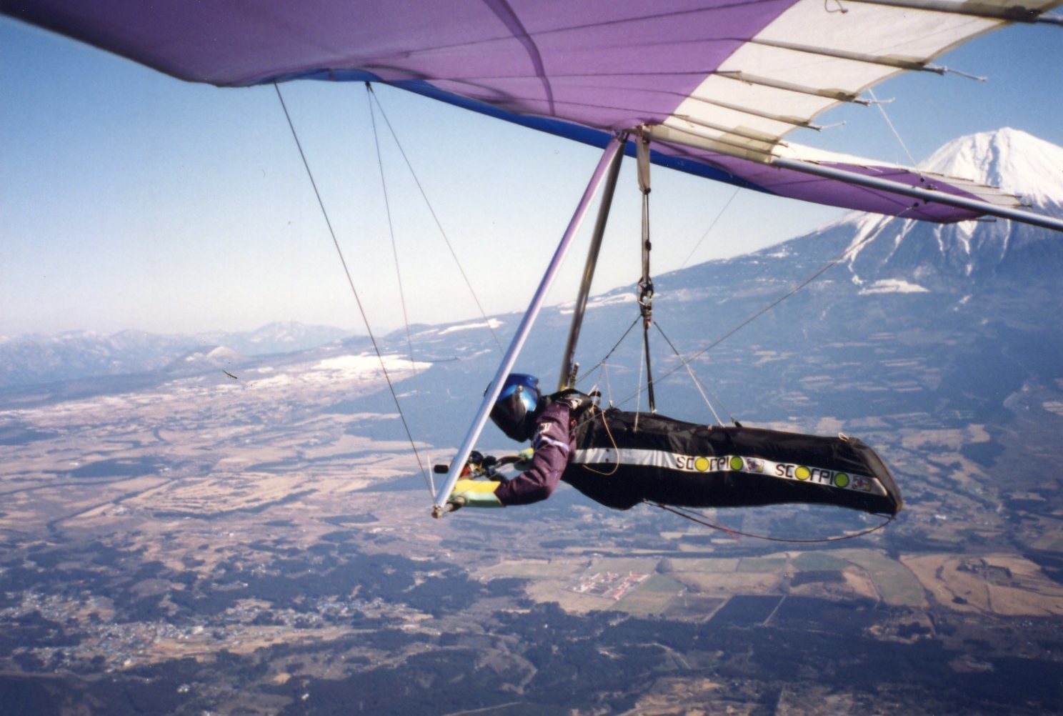 ハンググライダーの初飛び その2 青空と雲のゆくえ Final Glide ハンググライダーの初飛び その2 青空と雲のゆくえ Final Glide
