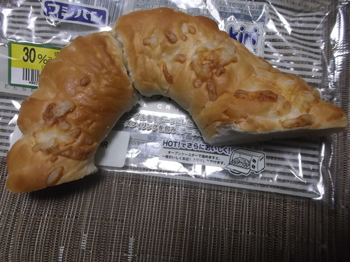 フジパン チーズクレーグル_f0076001_2127757.jpg