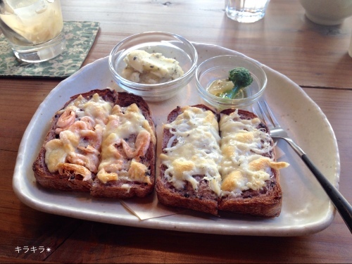 CAFE KICHIさんの桜えびとしらすのピザトースト☆_f0354014_15043855.jpg