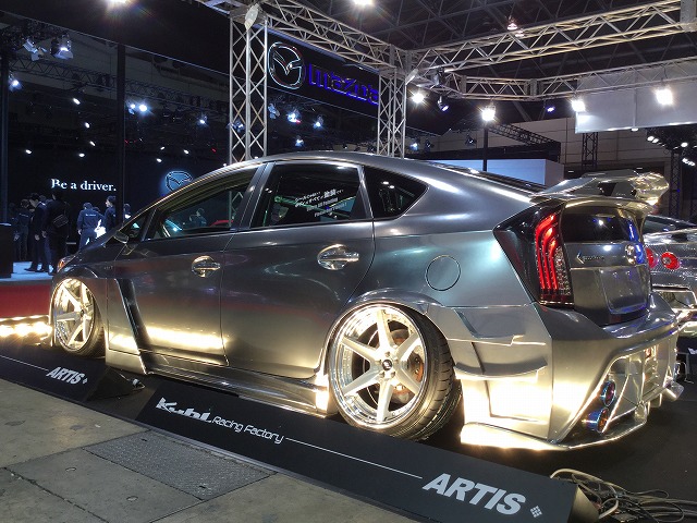 2015東京オートサロンKUHLRACING出展車③！プリウスワイドボディキット＆ＡＲＴＩＳメタルペイント！_b0346867_16474033.jpg