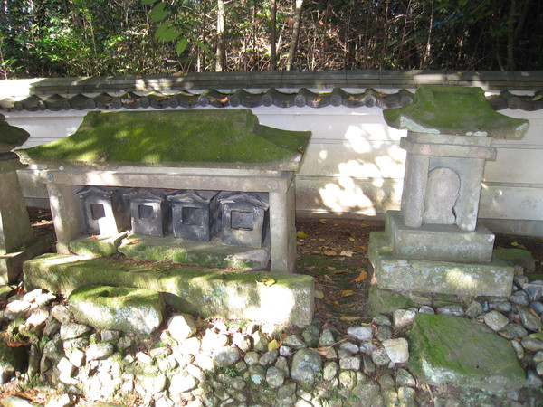 八雲神社(やくもじんじゃ、兵庫県三木市久留美)_d0287413_1946404.jpg