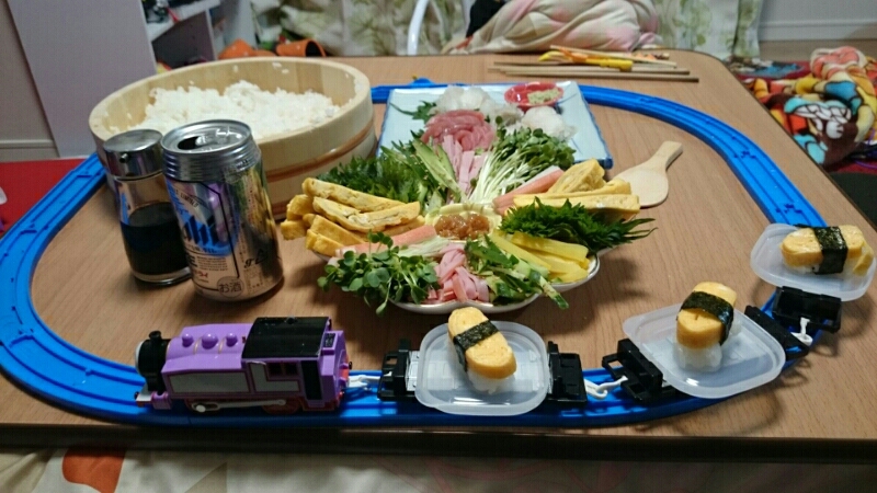 電車が運ぶ回転寿司 ぐるめぐるめぐるめ 特にハワイ