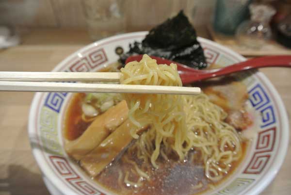 【山梨ラーメン屋巡り - 甲府中華そば 徳栄軒 （山梨・甲府） 】_a0005436_1529851.jpg