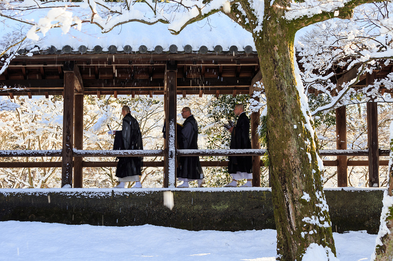 絶景・通天橋／開山堂の雪景色（東福寺）_f0155048_2053558.jpg