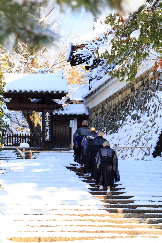 絶景・通天橋／開山堂の雪景色（東福寺）_f0155048_2055749.jpg