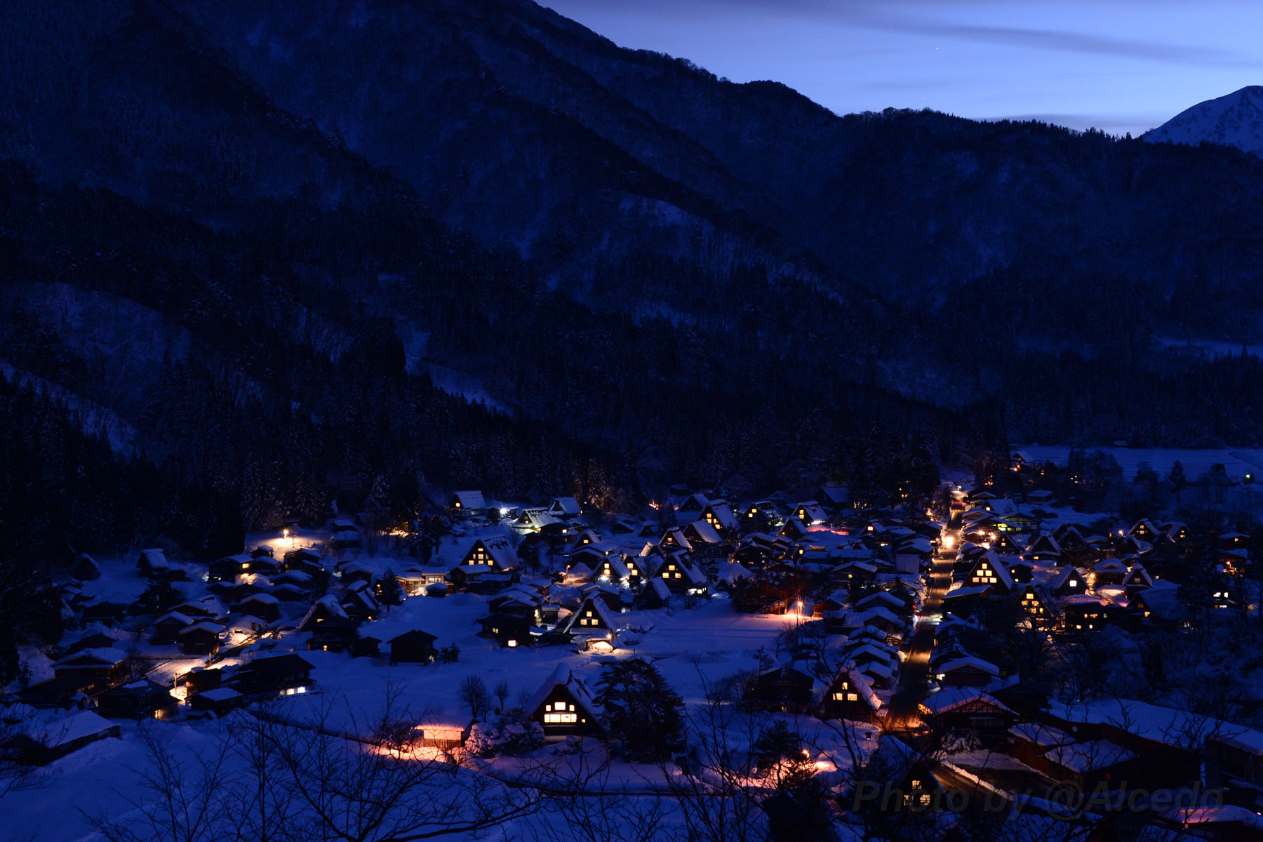 白川郷の夜景_e0183106_20171087.jpg