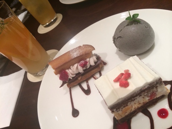 はちみつロールケーキ＆キハチカフェ_f0320020_07581110.jpg