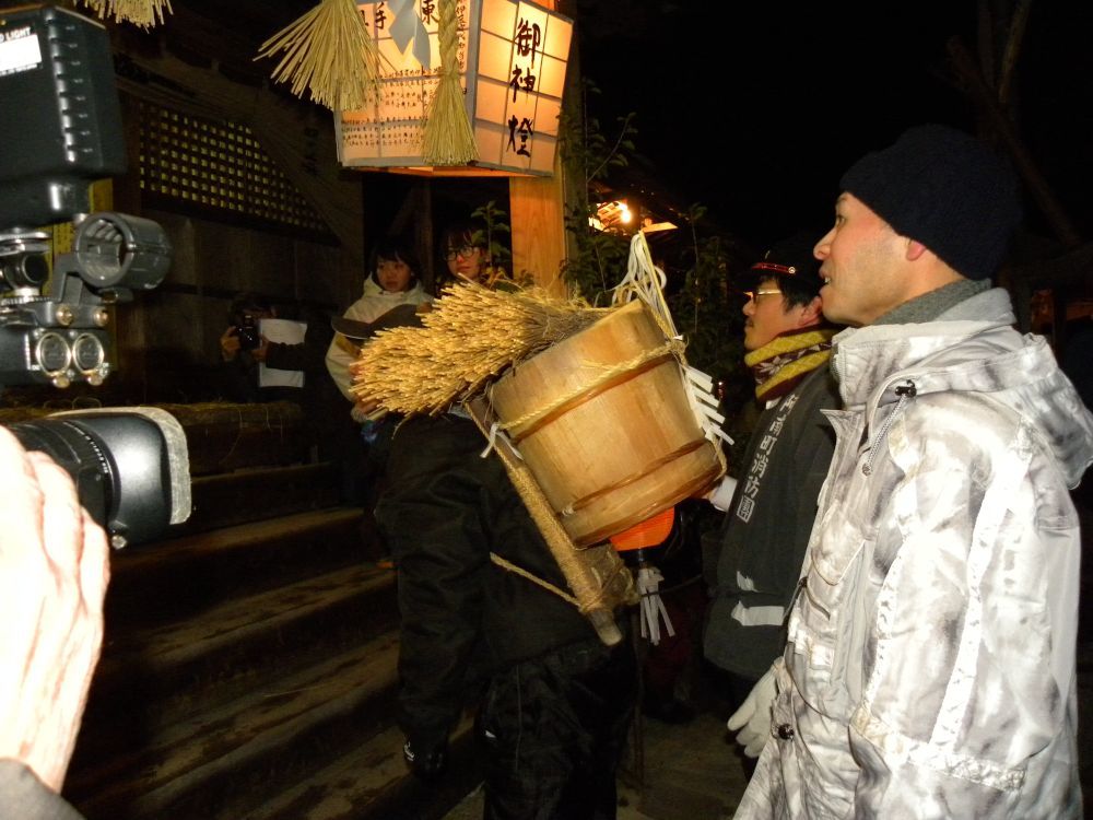 新野の雪祭り②_b0329588_08592608.jpg