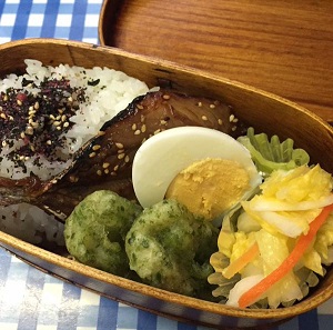 鯵のみりん干し弁当_f0221360_1853773.jpg