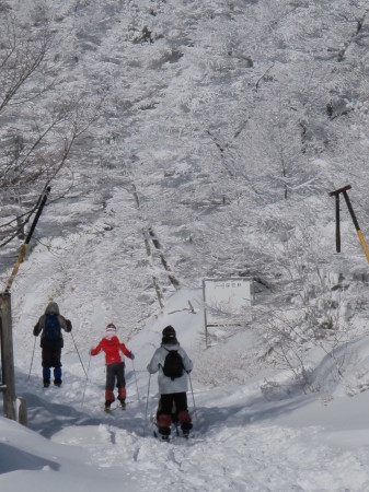 雪崩注意_e0120896_07281163.jpg