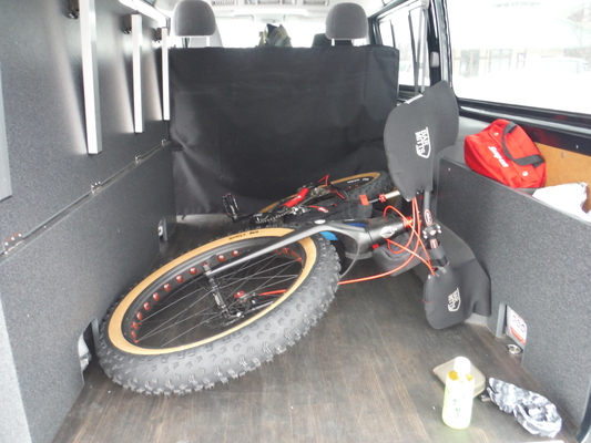 1人ファットバイクで雪遊び..._c0132901_18245526.jpg