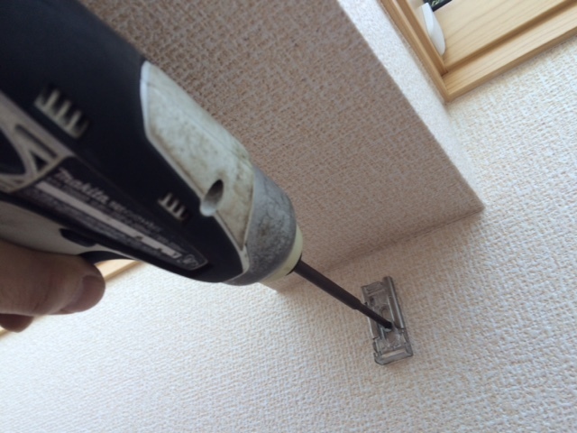 傾斜窓タイプ ロールスクリーン_e0243413_17321525.jpg