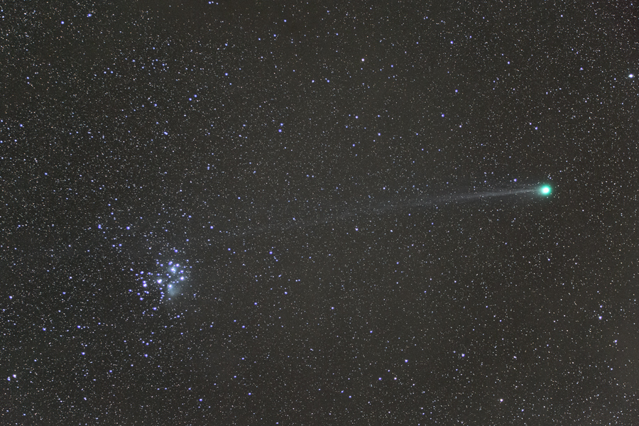 やっと尾の様子がはっきりと(ラブジョイ彗星)_a0087133_23930.jpg