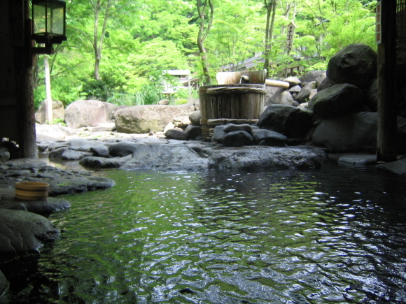温泉の恋しい季節です!_c0310571_08325595.jpg