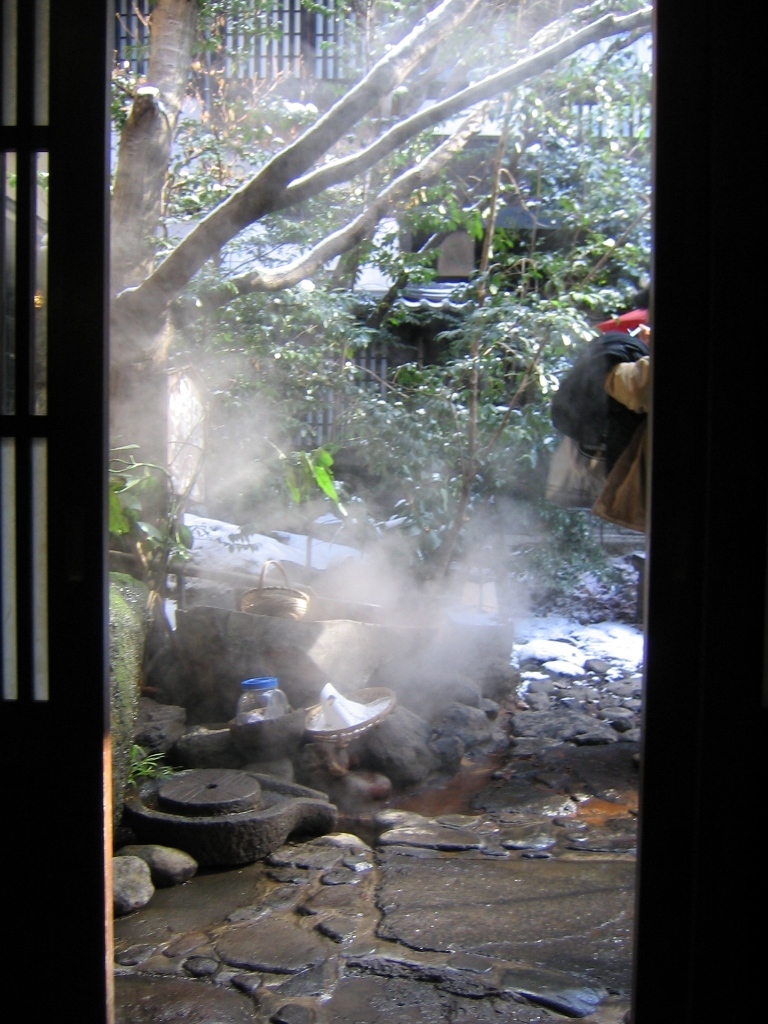 温泉の恋しい季節です!_c0310571_08462002.jpg