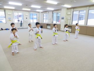 木曜空手　元気に楽しく本日も稽古!_c0118332_2312261.jpg