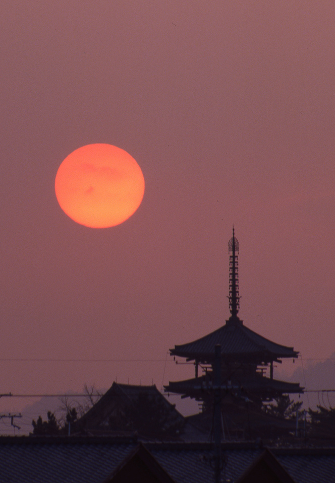 斑鳩町　法隆寺　五重塔と夕日　遠望_c0108146_1719131.jpg