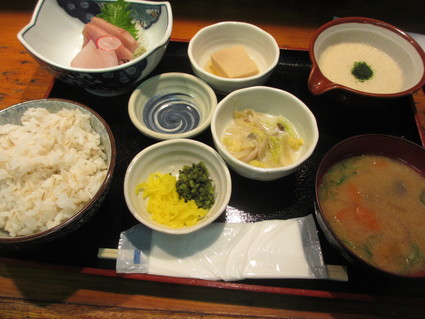 裏路地の居酒屋ランチ とりしょう 渋谷 よく飲むオバチャン 本日のメニュー 裏路地の居酒屋ランチ とりしょう 渋谷 よく飲むオバチャン 本日のメニュー