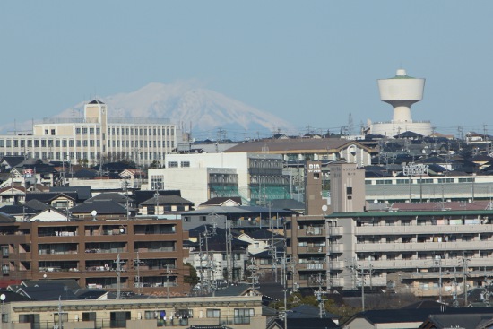 御嶽山と鳴海配水塔 写心の花道 御嶽山と鳴海配水塔 写心の花道