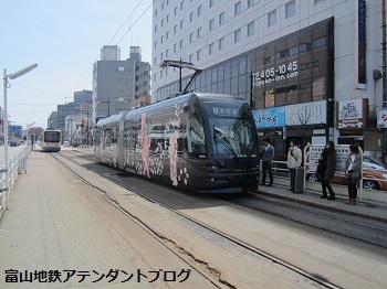 市内電車の乗り場～電鉄富山駅から乗る場合～_a0243562_13344695.jpg