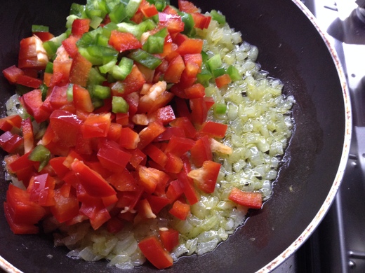 スペイン料理はパエリアだけじゃない!エンパナーダを食べる_a0136671_11401433.jpg