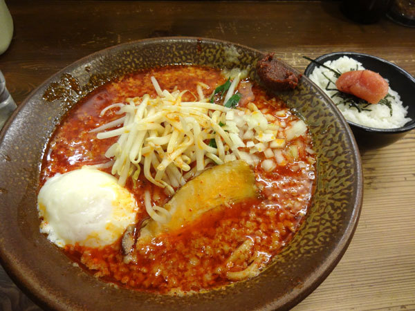 金沢（二ツ屋町）：岩本屋（金沢駅西店）で辛ベジポタ濃厚味噌ラーメン_b0089578_16141295.jpg