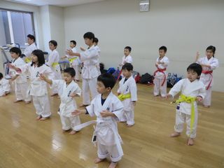 土曜日空手　宮の沢教室　冬季昇級審査会_c0118332_16564129.jpg