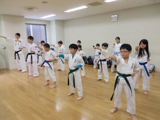 土曜日空手 宮の沢教室 冬季昇級審査会_c0118332_16565648.jpg