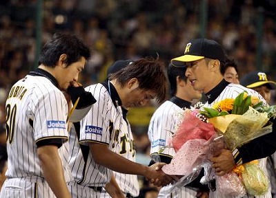 矢野選手「またいつの日か甲子園で」_c0229483_2019436.jpg