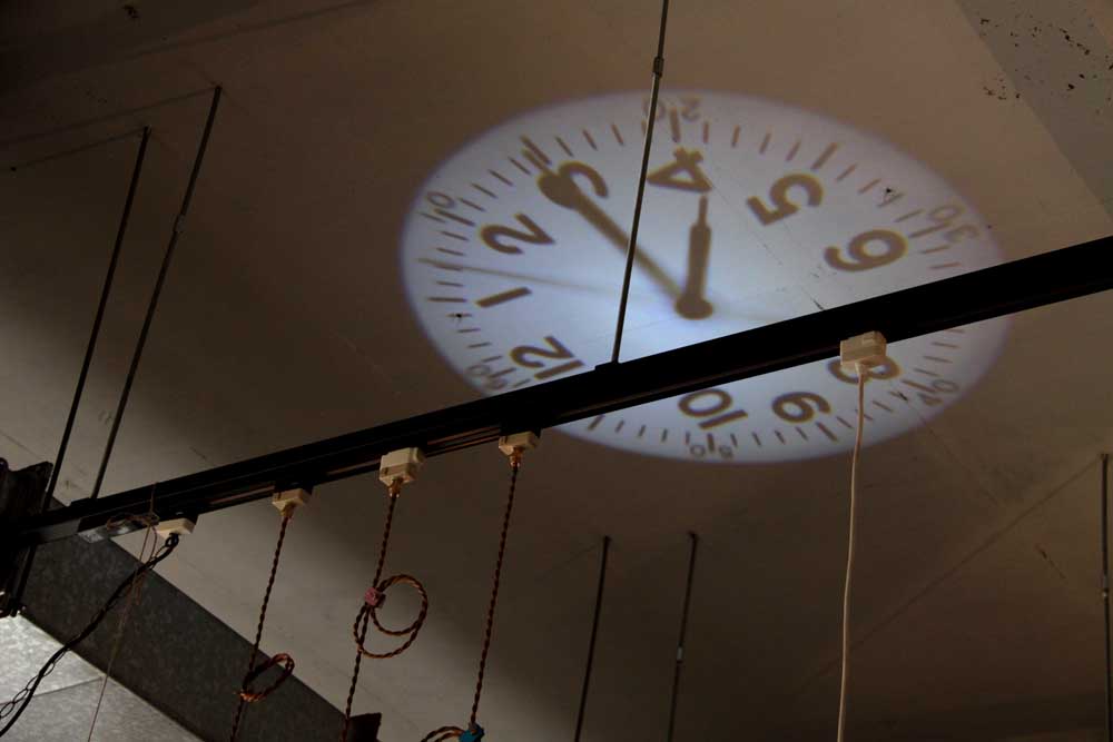 PROJECTION CLOCK._e0228408_17463425.jpg