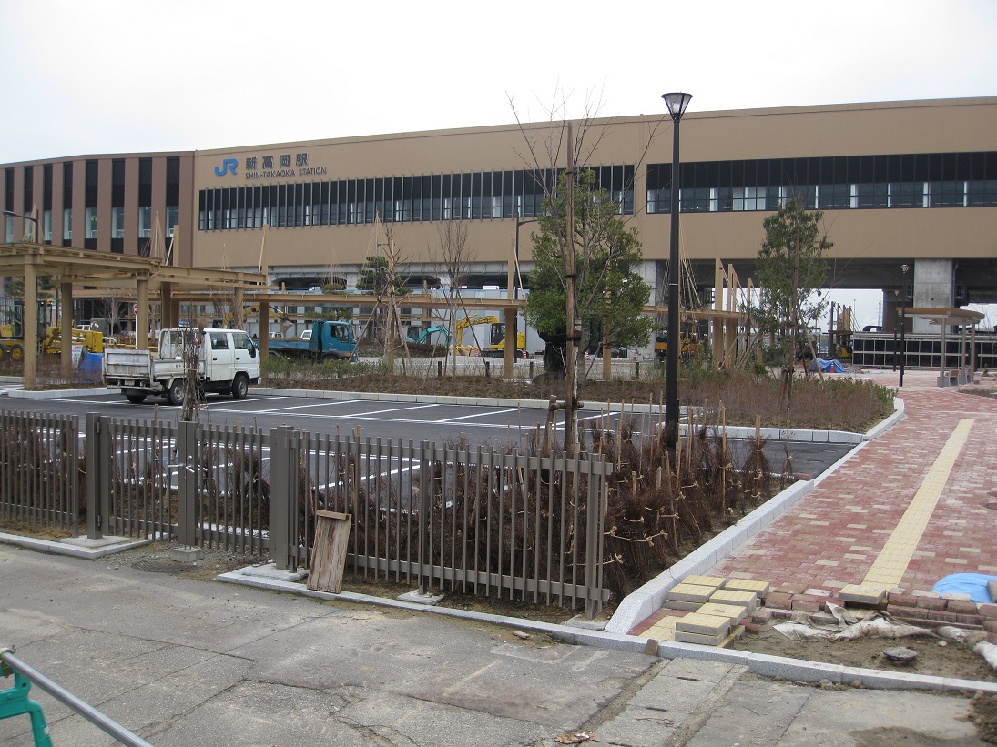 「新高岡駅」城端線新駅と北口の現況　2015.1_f0281398_19415987.jpg