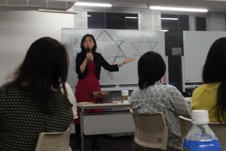 『へそ道』で発見。私は神様の右腕なのです・・・_c0125114_1513992.jpg
