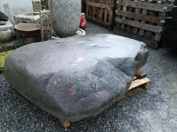 黒鞍馬石 踏込石 月見石 平石 火照っ