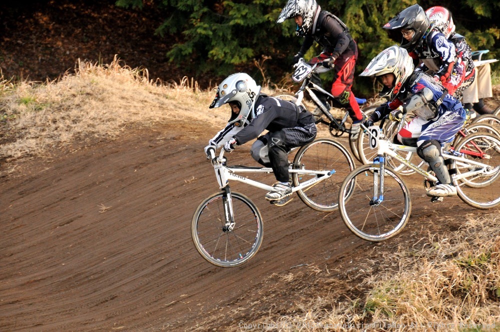 2015JOSF緑山オープニングレース（1月定期戦）VOL6：BMXミルキー８/９/ジュニア決勝　動画あり_b0065730_2223496.jpg