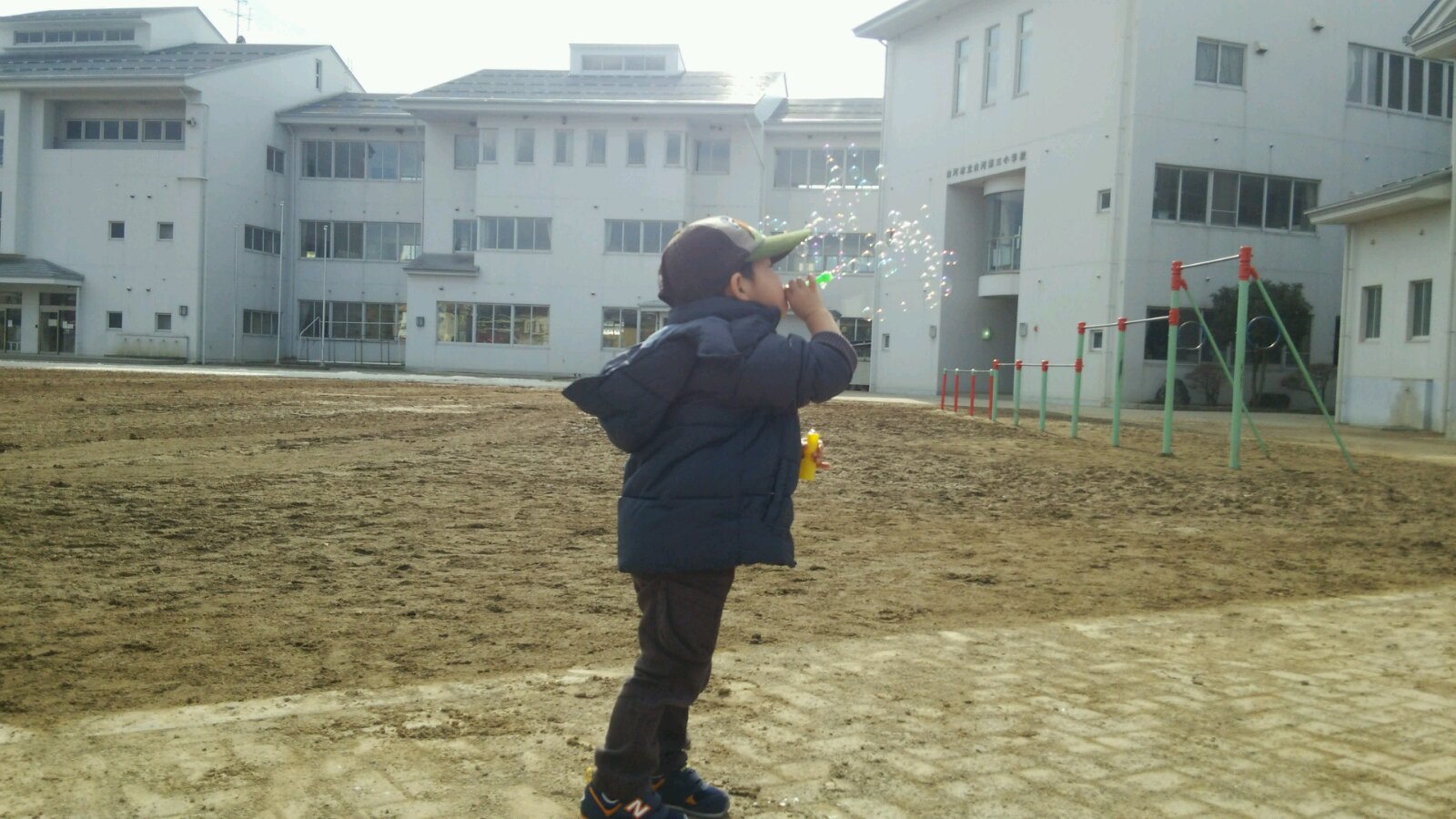 今日は暖かい!けど、滑りやすいかも。_c0213830_13341287.jpg