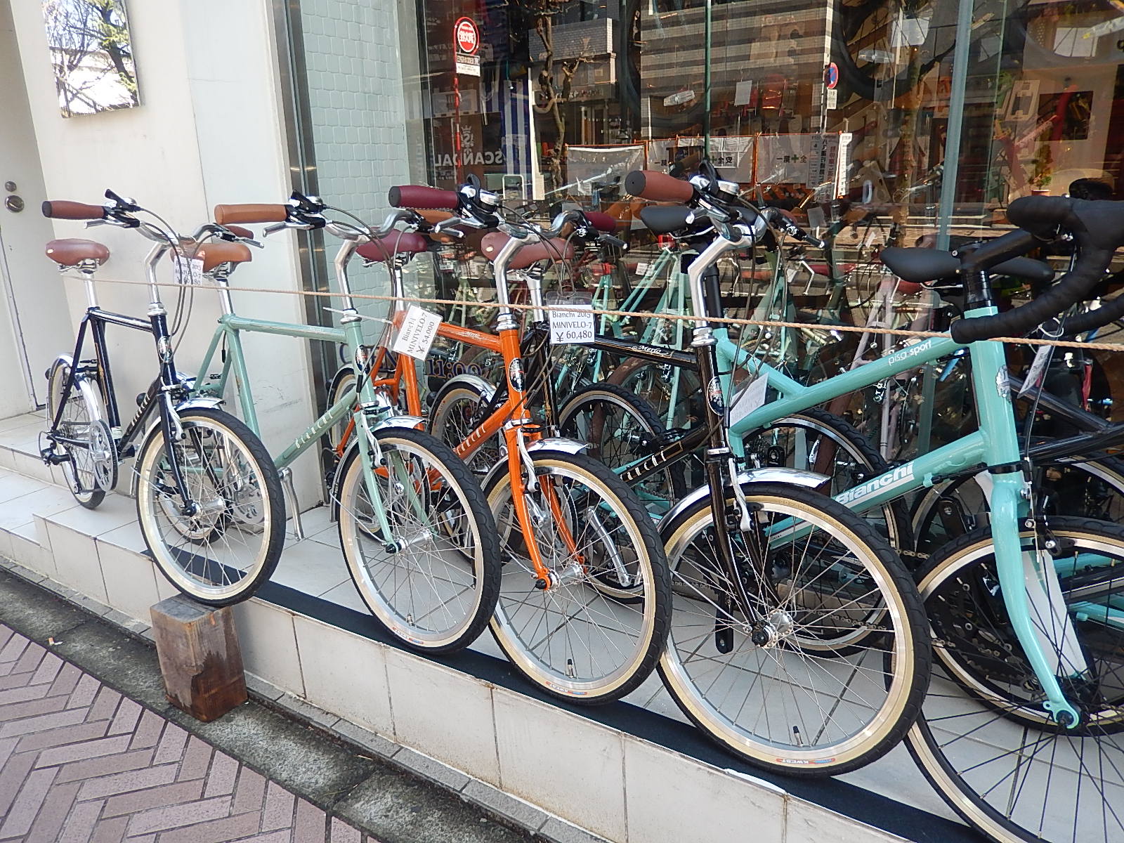 1月28日　渋谷　原宿　の自転車屋　FLAME bike前です_e0188759_12152235.jpg