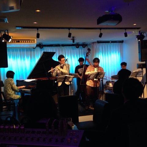 Jazzlive comin 広島  本日水曜日スペシャルライブ！_b0115606_12401307.jpg