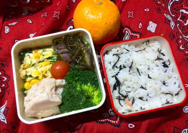 鶏ハム弁当_b0075817_1632461.jpg