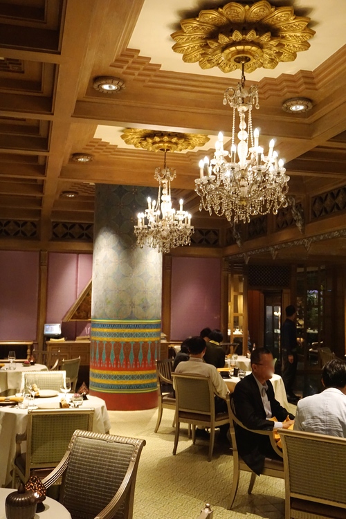 外国のよいところを取り入れて、さらに新しいハーモニーを@ Benjalong, Dusit Thani Bangkok_d0222641_85698.jpg