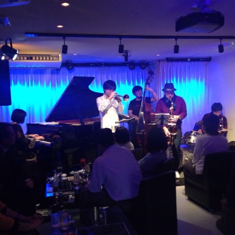 Jazzlive comin 広島 本日木曜日のライブ!_b0115606_12084162.jpg