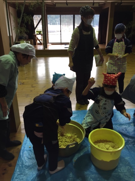 『大豆の加工の体験してみたよ!!』南中山小学校3年生の皆さん_e0061225_16400022.jpg