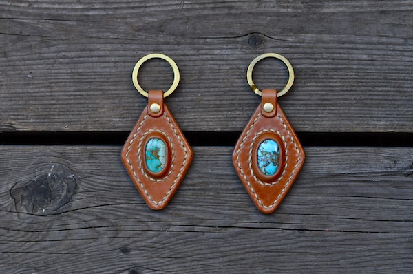 leather key holder_b0172633_22154218.jpg