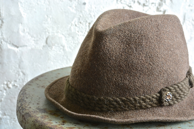 Tyrolean hat _f0226051_14485142.jpg