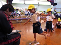 1月28日(年長 体力測定)_d0091723_1040147.jpg