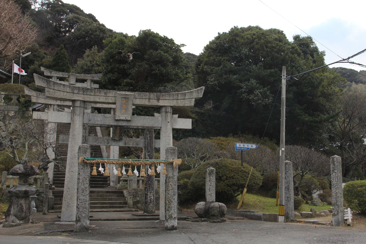 【加布里天満宮】　　加布里の高台で菅原道真公を祀る_c0011649_964819.jpg