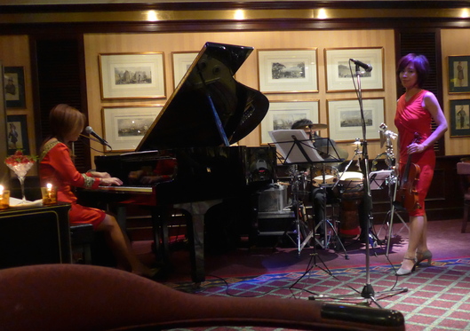 Siesta Live!@ヒルトンホテル東京St. George\'s Bar_b0131865_35082.jpg