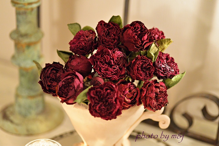 ルージュ色のバラのドライフラワーを飾りました バラ好き夫婦のガーデン日記