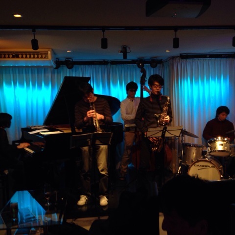 Jazzlive comin 広島 本日土曜日のライブ！_b0115606_11395190.jpg