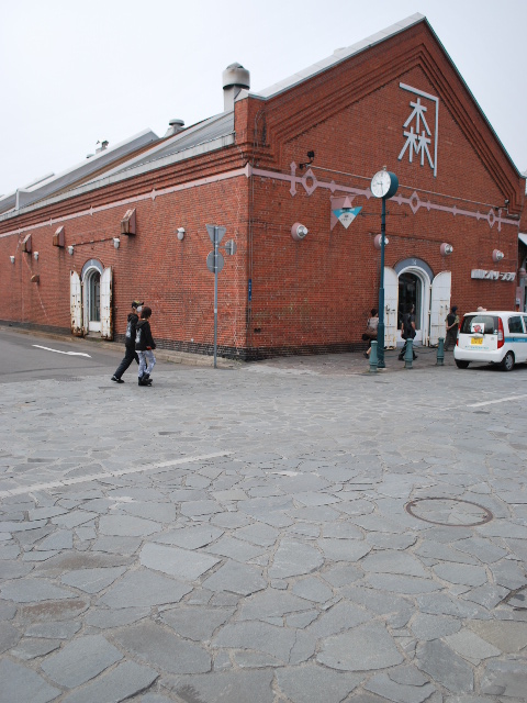 函館金森赤レンガ倉庫群(函館の建築紹介)_f0142606_5284844.jpg