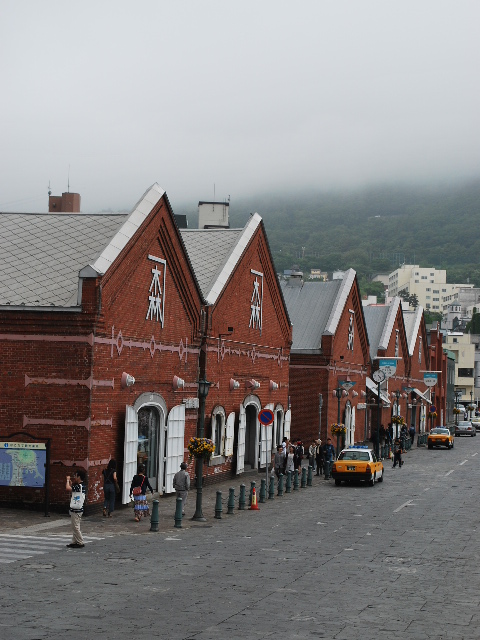 函館金森赤レンガ倉庫群(函館の建築紹介)_f0142606_5364434.jpg